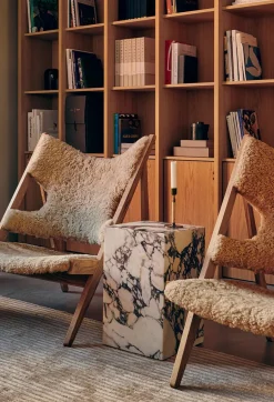 Plinth Tall Sand Kunis Breccia marmor fra<Audo Copenhagen Sale