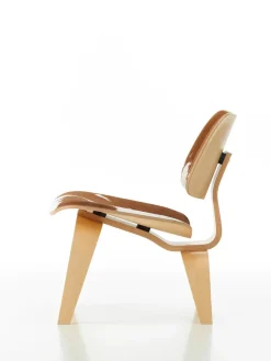 Plywood Group LCW, ash/calf's skin fra<Vitra Clearance