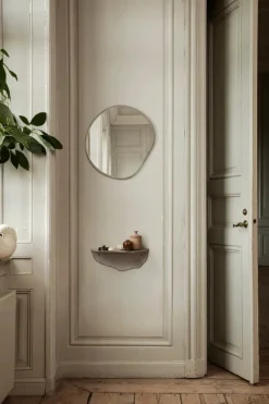 Pond Mirror lille, Dark Chrome fra<Ferm Living Clearance