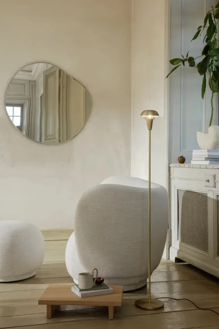 Pond Mirror XL, Dark Chrome fra<Ferm Living Sale