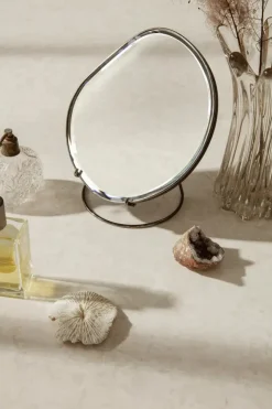 Pond Table Mirror, Dark Chrome fra<Ferm Living Online