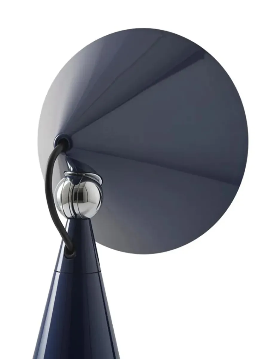 Pose Portable Bordlampe fra<Tom Dixon Clearance