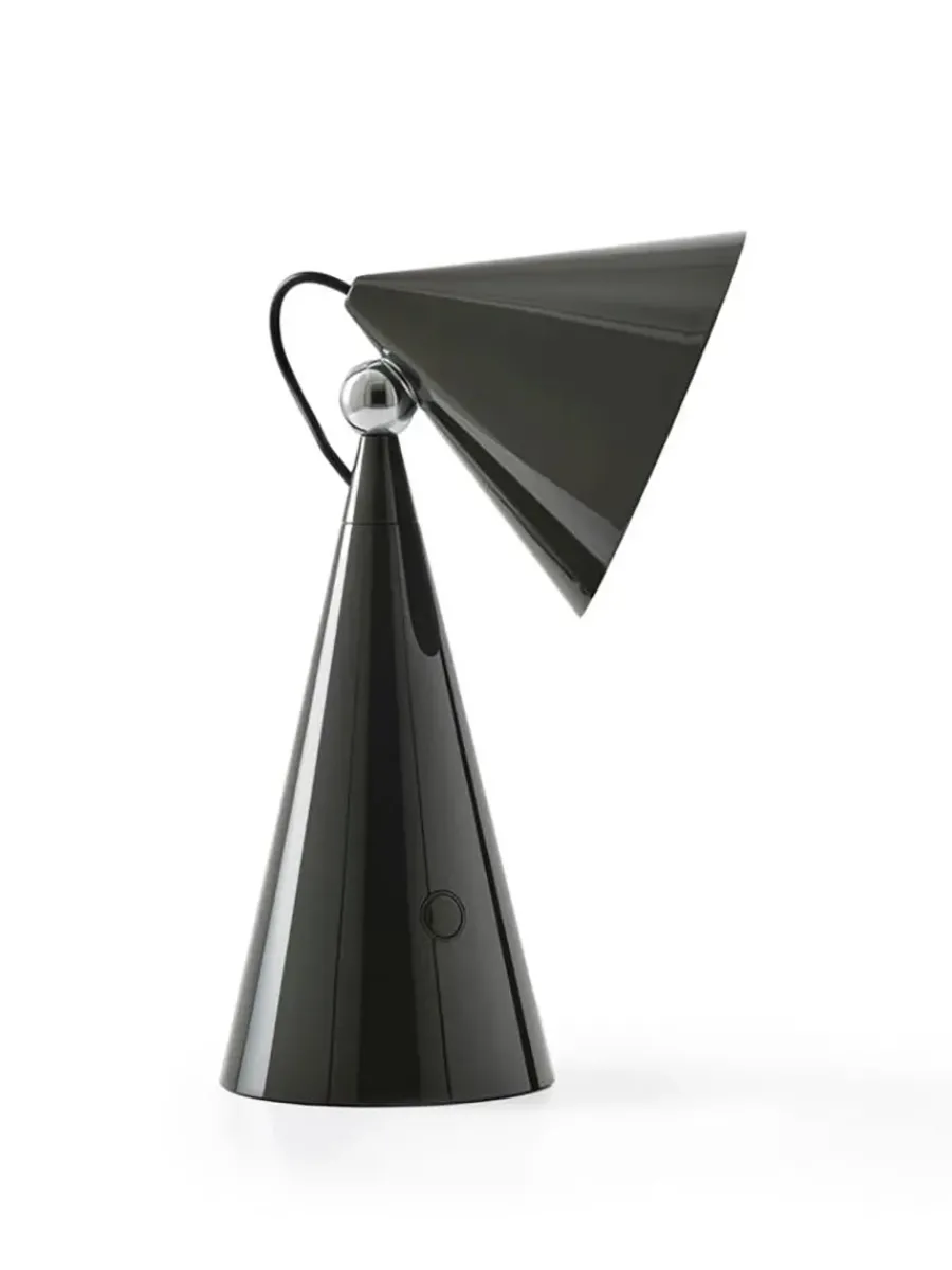 Pose Portable Bordlampe fra<Tom Dixon Clearance