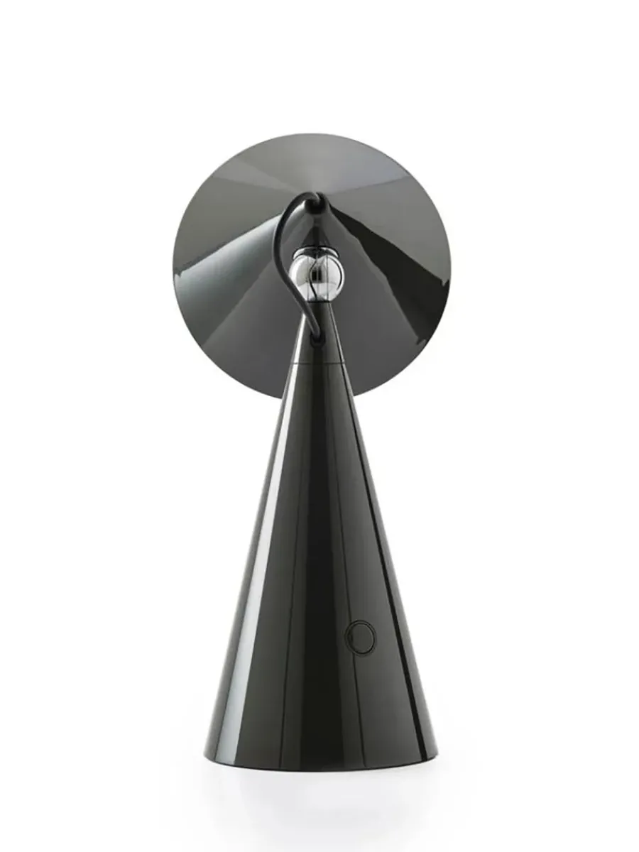 Pose Portable Bordlampe fra<Tom Dixon Clearance