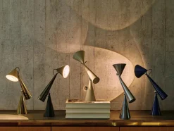 Pose Task LED Bordlampe fra<Tom Dixon Online
