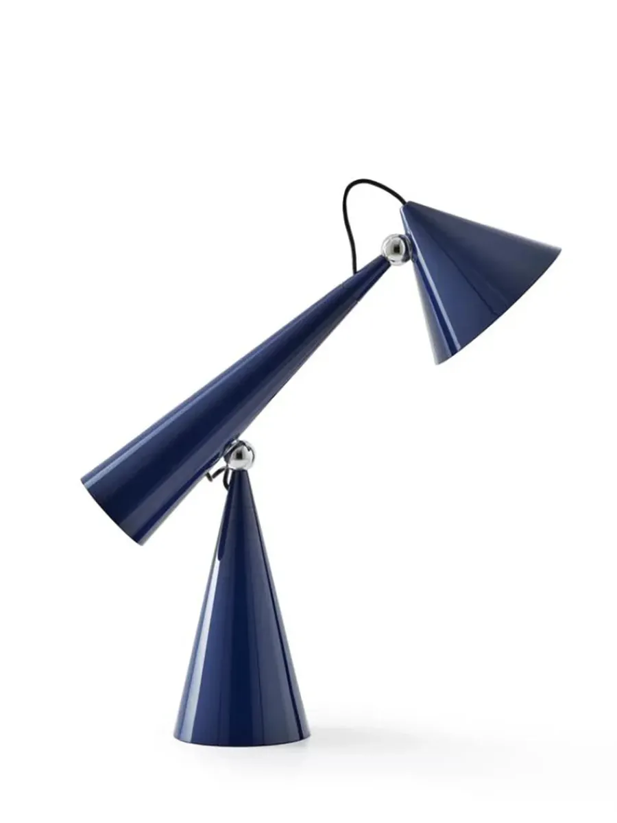 Pose Task LED Bordlampe fra<Tom Dixon Online