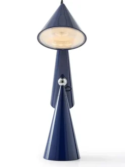 Pose Task LED Bordlampe fra<Tom Dixon Online