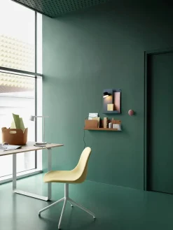 Post Wall Lamp fra<Muuto New