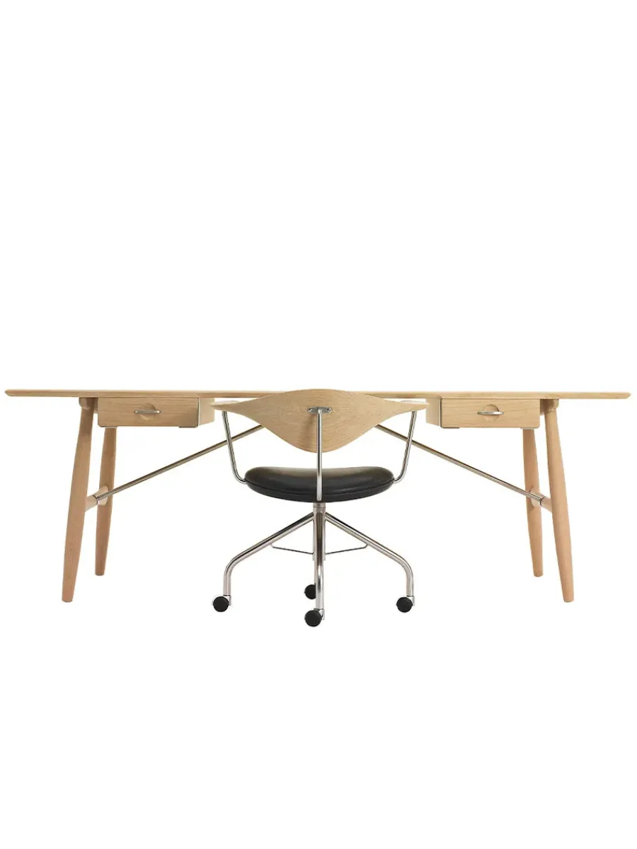 PP571 Arkitektens Skrivebord af Hans J. Wegner<PP Møbler