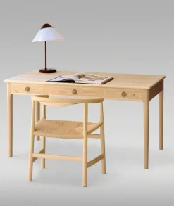 PP305 Skrivebord af Hans J. Wegner<PP Møbler