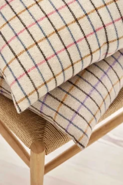 R36 Søndergade Pude, lilla hestedækken fra<FDB Møbler Best