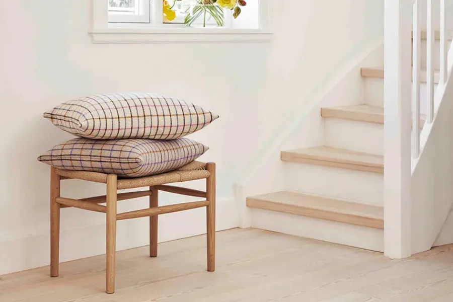 R36 Søndergade Pude, lyserødt hestedækken fra<FDB Møbler Hot