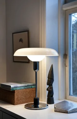 RA bordlampe fra<Piet Hein New