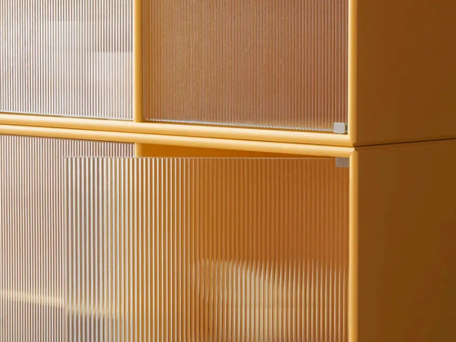 Ripple III Vitrineskab, inkl. ben fra<Montana Discount