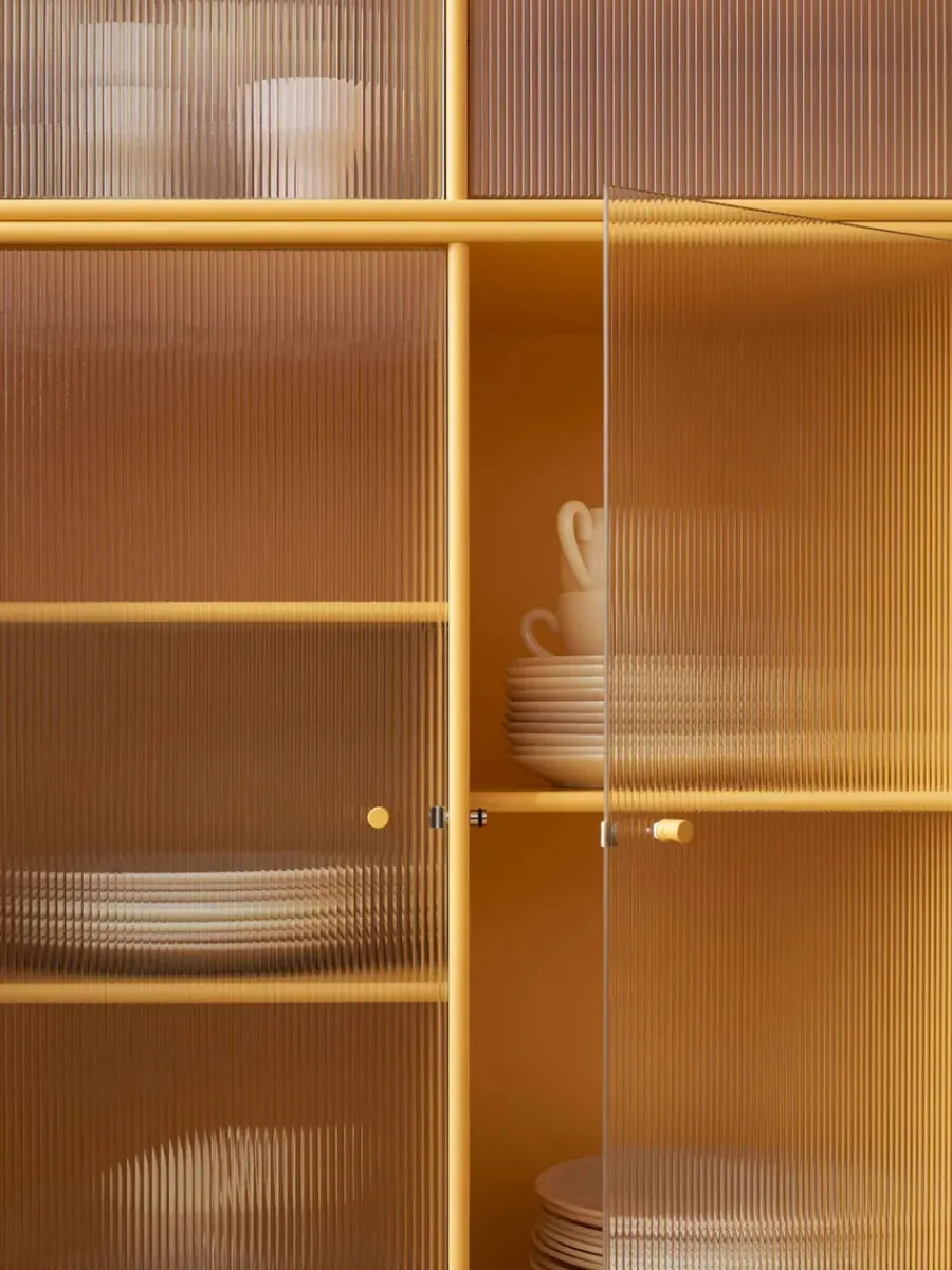 Ripple III Vitrineskab, inkl. sokkel fra<Montana Outlet