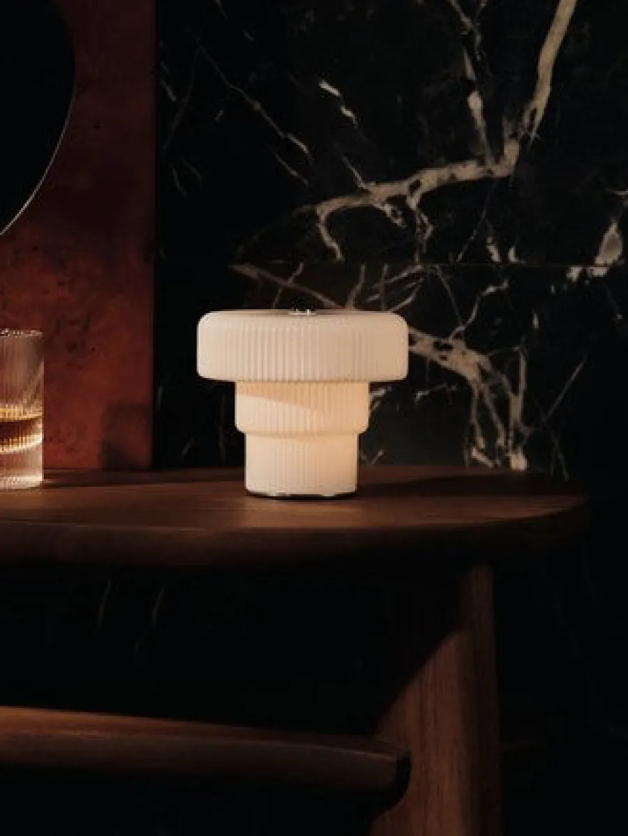 Ripple Portable Lamp White fra<Ferm Living Outlet