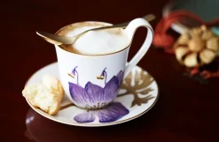 Flora højhankskop med underkop, Iris<Royal Copenhagen Clearance