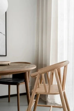 Saga Højstol, eg fra<Oaklings