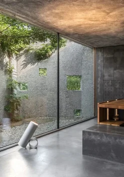 Sawaru gulvlampe fra<Flos New