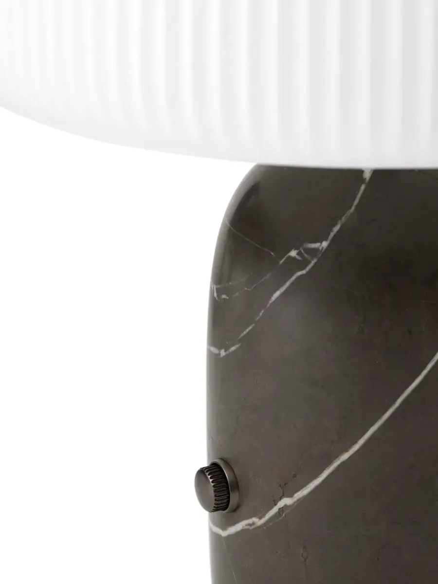 Sculpture bordlampe fra<Vipp Best