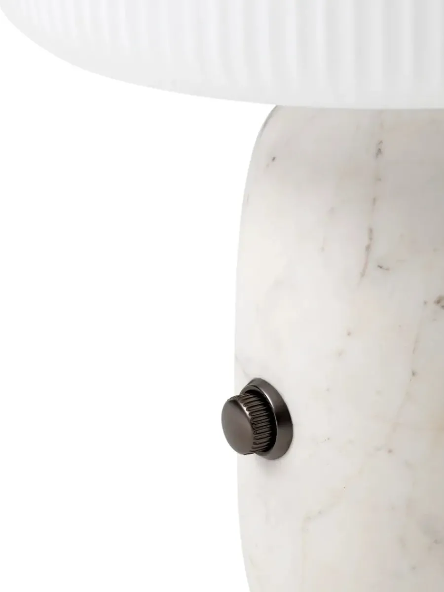 Sculpture bordlampe fra<Vipp Best