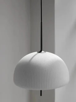 Sculpture Pendant fra<Vipp Online