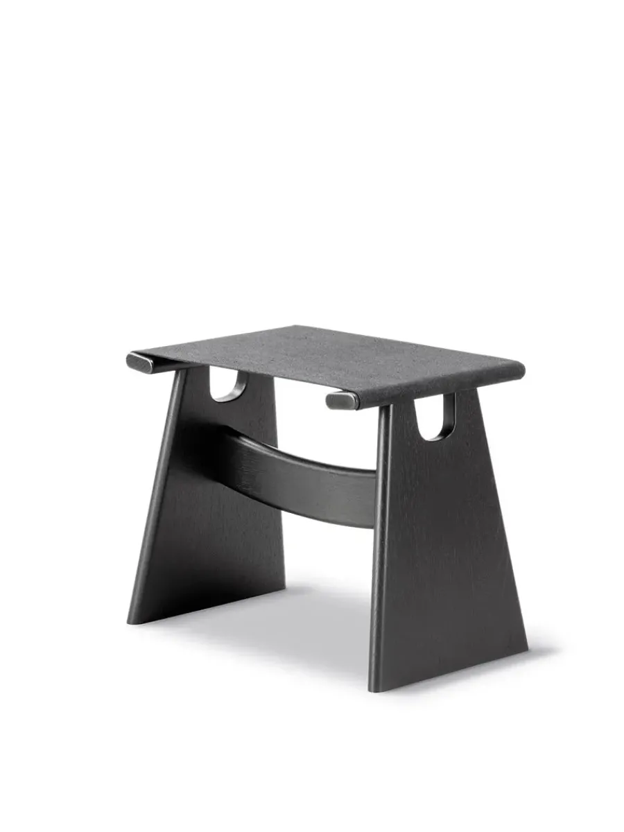 Seto Stool, eg sort lak fra<Fredericia Furniture New