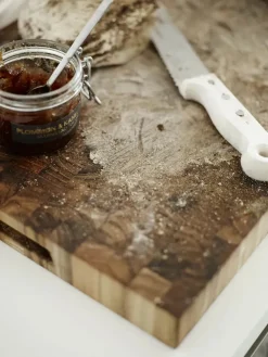 Skagerak Dania skærebræt 56x35 fra<Fritz Hansen Online