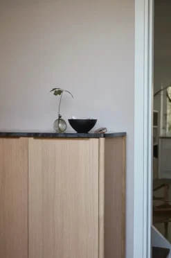 Skagerak Jut High Cabinet fra<Fritz Hansen