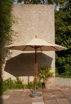 Skagerak Messina Parasol Ø270, Golden Yellow Stripes fra<Fritz Hansen Outlet