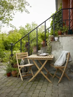 Skagerak Selandia Sæt, 2 stole og Ø 94 bord fra<Fritz Hansen Online