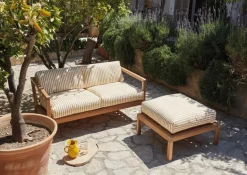 Skagerak Virkelyst 2 pers. Sofa, Golden Yellow Stripe fra<Fritz Hansen Outlet