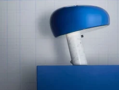 Snoopy Bordlampe, orange fra<Flos Hot