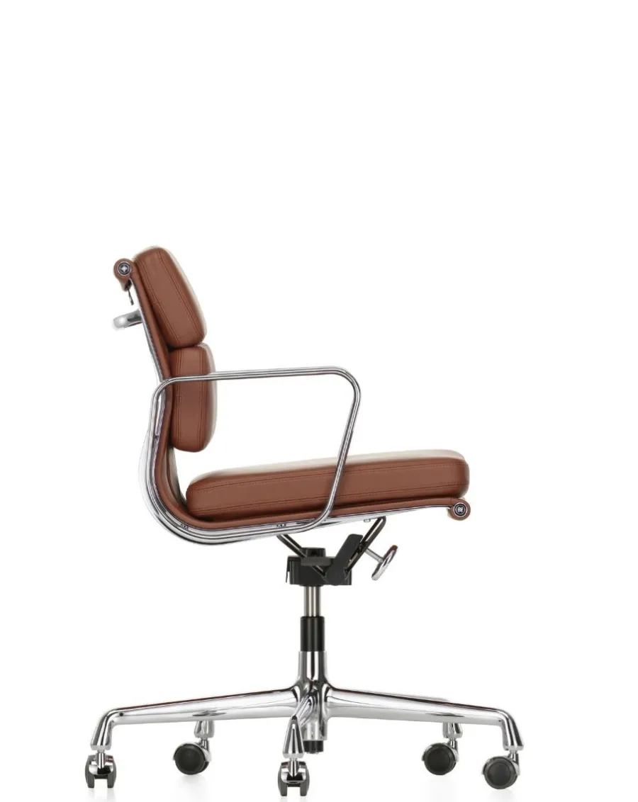 Soft Pad Chair EA 217 Kontorstol, cognac læder/krom stel fra<Vitra Outlet
