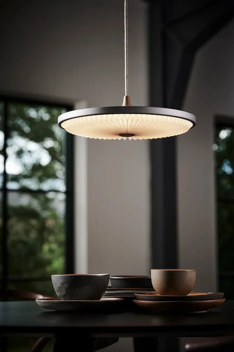 Soleil pendel small, røget eg, papir skærm fra<Le Klint Sale