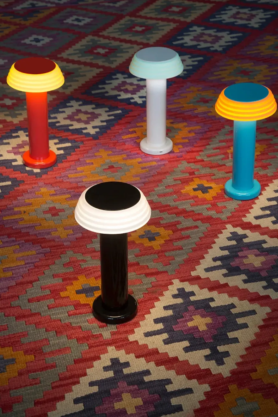 Light Portable Lamp PL1, black/white<SOWDEN Outlet