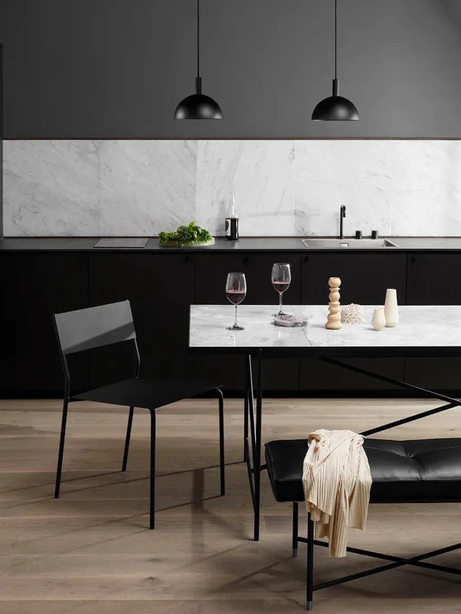 Spisebord 230, sort marmor fra HANDVÄRK<Handvärk Outlet