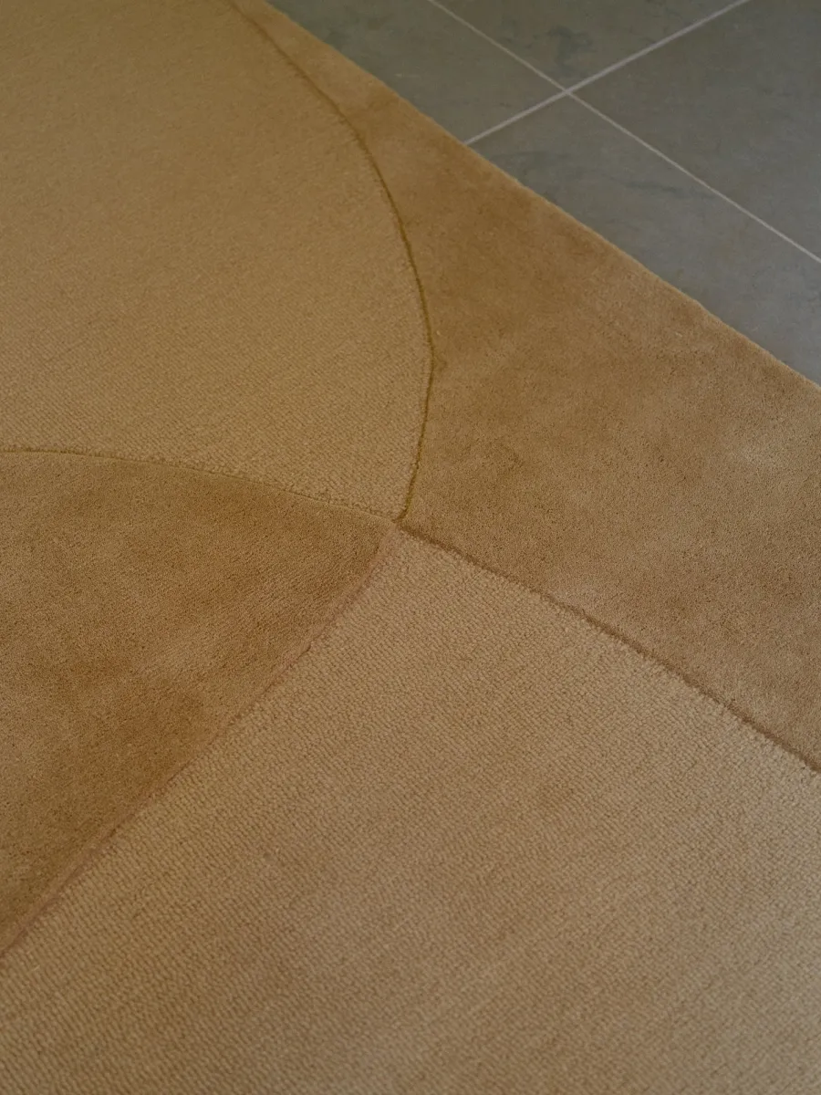 Split Plains Tæppe, Beige fra<Linie Design Best