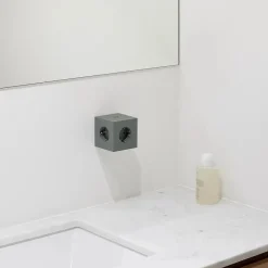 Square 2 Stikdåse med USB, beige fra<Avolt Hot