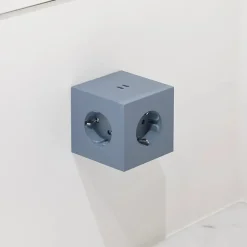 Square 2 Stikdåse med USB, sort fra<Avolt Hot