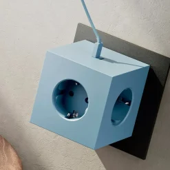 Square 2 Stikdåse med USB, sort fra<Avolt Hot