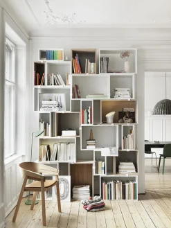 Stacked Reol, medium fra<Muuto Outlet