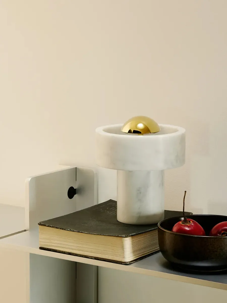 Stone Portable Bordlampe fra<Tom Dixon New