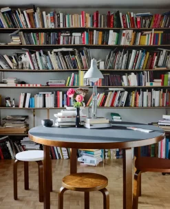 Stool 60, white laminate fra<Artek Outlet