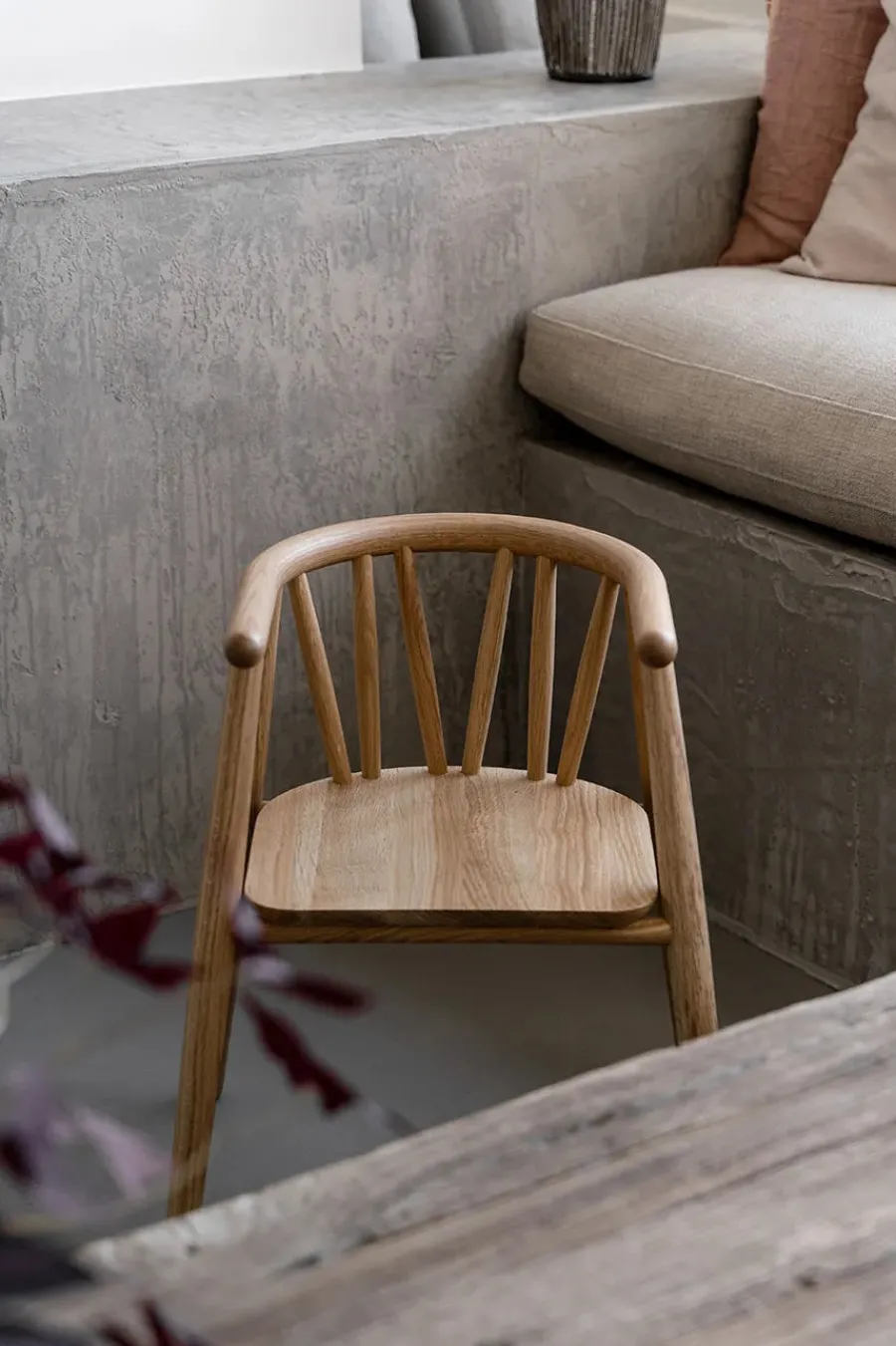 Storm Børnestol, røget eg fra<Oaklings Clearance