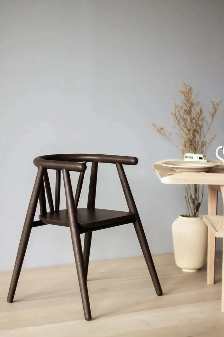 Storm Børnestol, røget eg fra<Oaklings Clearance