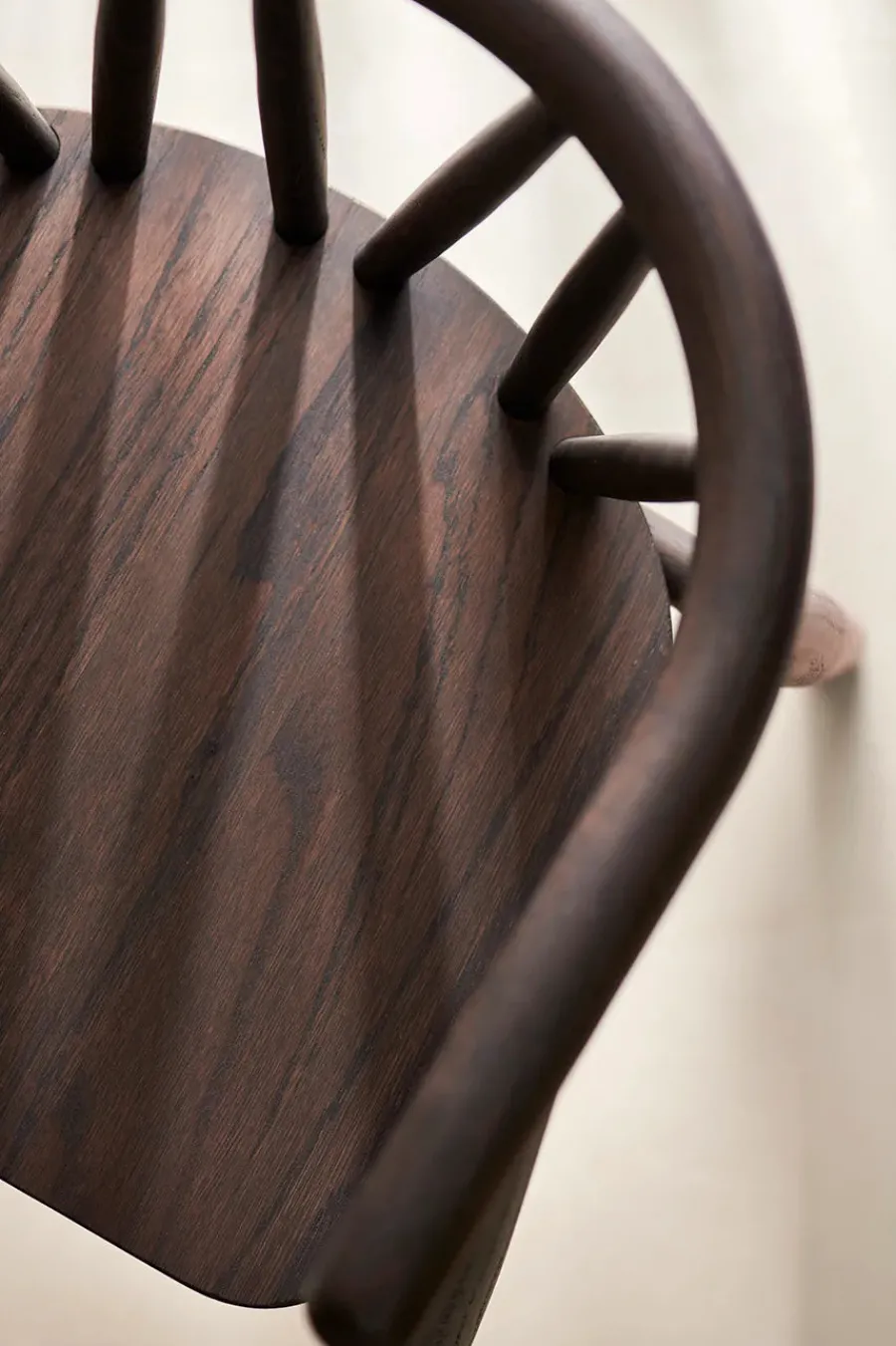 Storm Børnestol, røget eg fra<Oaklings Clearance