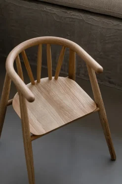 Storm Børnestol, sortlakeret eg fra<Oaklings Outlet