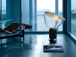 Taccia Bordlampe fra<Flos New