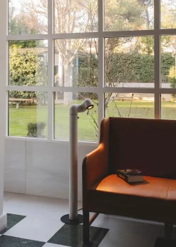 Tatu Alta Gulvlampe, white grey fra Santa and Cole<Santa & Cole New